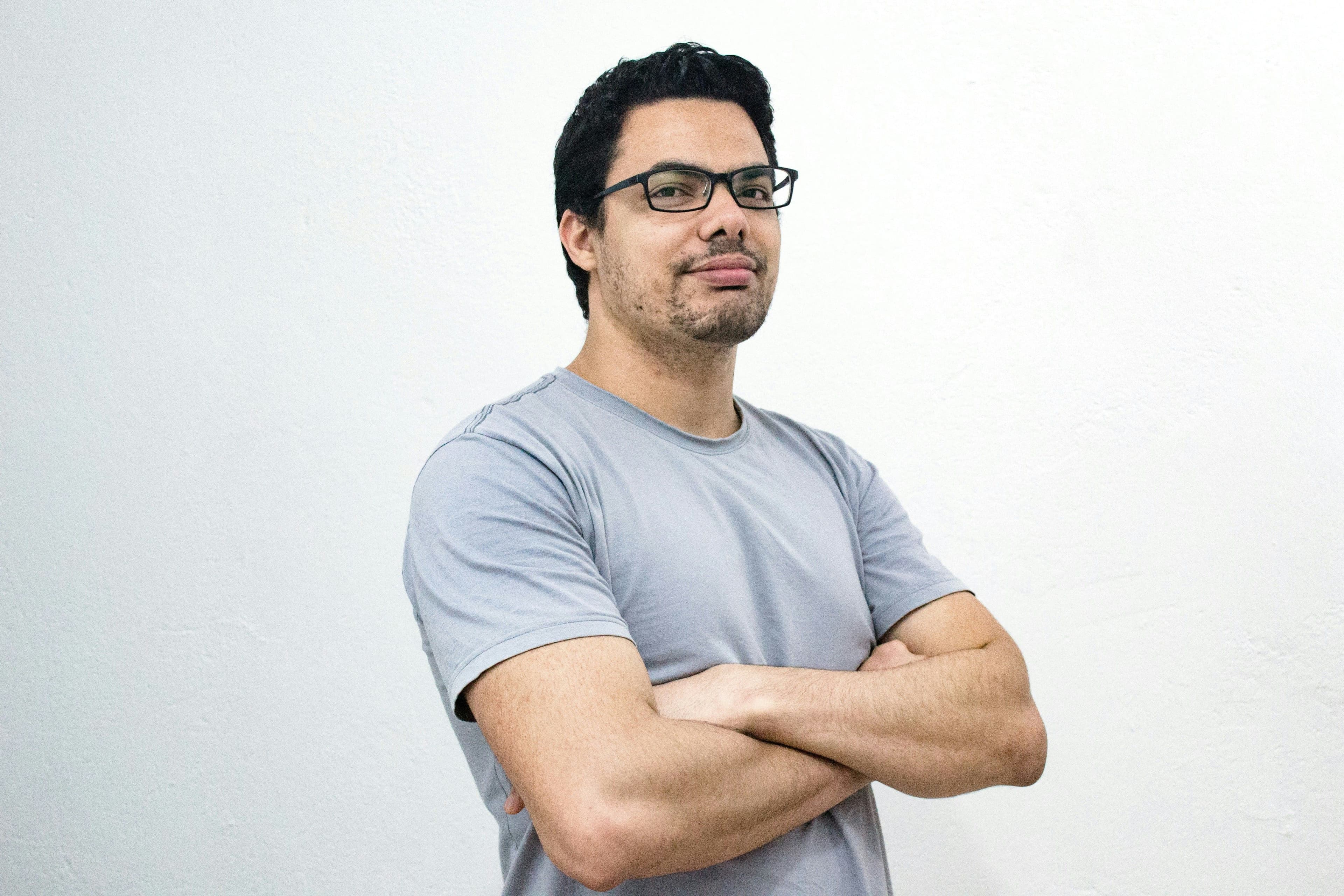 review Gabriel Dogaru
